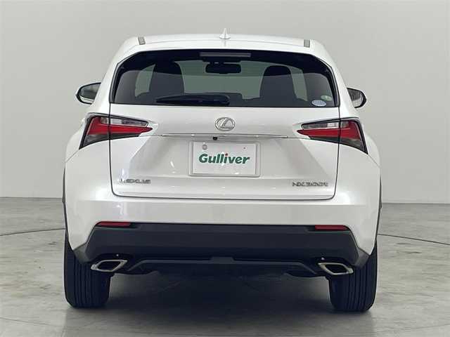 レクサス ＮＸ 200t Iパッケージ 福岡県 2015(平27)年 8.6万km ソニッククォーツ サンルーフ　/純正ナビ（ＢＴ，フルセグＴＶ）　/バックカメラ　/ビルトインＥＴＣ　/レーダークルーズコントロール　/衝突被害軽減ブレーキ　/パドルシフト　/ステアリングヒーター　/シートヒーター　/本革レザーシート/パワーシート　/ＬＥＤヘッドライト