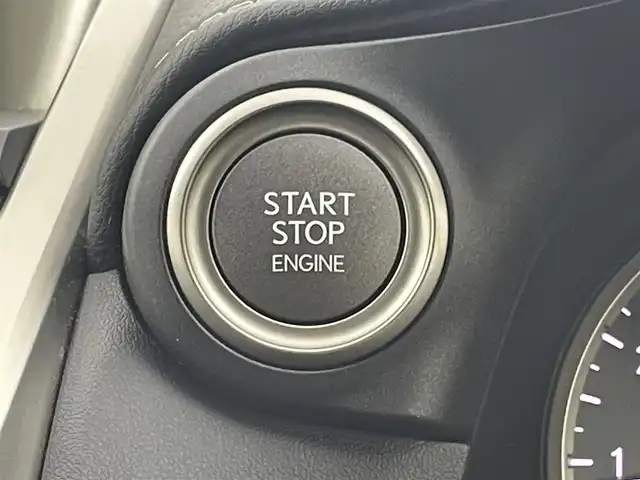 レクサス ＮＸ 200t Iパッケージ 福岡県 2015(平27)年 8.6万km ソニッククォーツ サンルーフ　/純正ナビ（ＢＴ，フルセグＴＶ）　/バックカメラ　/ビルトインＥＴＣ　/レーダークルーズコントロール　/衝突被害軽減ブレーキ　/パドルシフト　/ステアリングヒーター　/シートヒーター　/本革レザーシート/パワーシート　/ＬＥＤヘッドライト