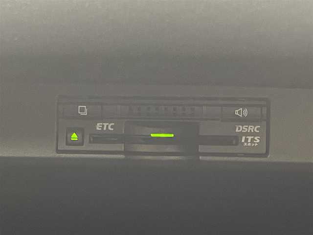 レクサス ＮＸ 200t Iパッケージ 福岡県 2015(平27)年 8.6万km ソニッククォーツ サンルーフ　/純正ナビ（ＢＴ，フルセグＴＶ）　/バックカメラ　/ビルトインＥＴＣ　/レーダークルーズコントロール　/衝突被害軽減ブレーキ　/パドルシフト　/ステアリングヒーター　/シートヒーター　/本革レザーシート/パワーシート　/ＬＥＤヘッドライト