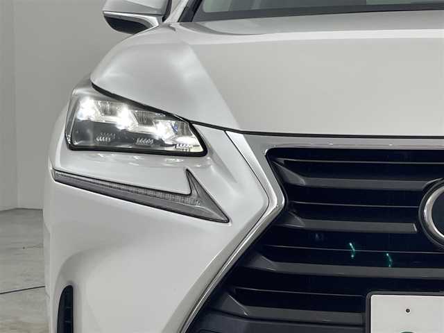 レクサス ＮＸ 200t Iパッケージ 福岡県 2015(平27)年 8.6万km ソニッククォーツ サンルーフ　/純正ナビ（ＢＴ，フルセグＴＶ）　/バックカメラ　/ビルトインＥＴＣ　/レーダークルーズコントロール　/衝突被害軽減ブレーキ　/パドルシフト　/ステアリングヒーター　/シートヒーター　/本革レザーシート/パワーシート　/ＬＥＤヘッドライト