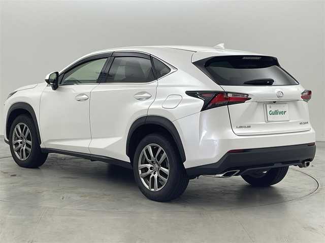 レクサス ＮＸ 200t Iパッケージ 福岡県 2015(平27)年 8.6万km ソニッククォーツ サンルーフ　/純正ナビ（ＢＴ，フルセグＴＶ）　/バックカメラ　/ビルトインＥＴＣ　/レーダークルーズコントロール　/衝突被害軽減ブレーキ　/パドルシフト　/ステアリングヒーター　/シートヒーター　/本革レザーシート/パワーシート　/ＬＥＤヘッドライト