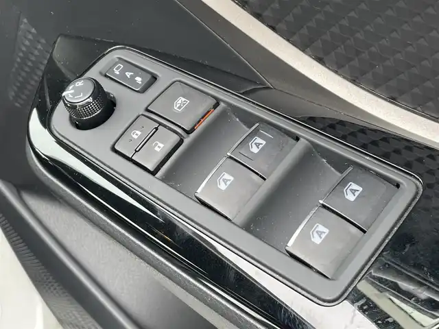 トヨタ Ｃ－ＨＲ G モード ネロ 群馬県 2019(平31)年 4.3万km ホワイトパールクリスタルシャイン モデリスタエアロ/セーフティセンスP/・プリクラッシュセーフティシステム/・レーンディパーチャーアラート/・オートマチックハイビーム/・レーダークルーズコントロール/ブラインドスポットモニター/リアクロストラフィックアラート/クリアランスソナー/バックソナー/社外SDナビ/（CD/DVD/SD/MSV/BluetoothAudio）/バックカメラ/フルセグテレビ/LEDヘッドランプ/シーケンシャルターンランプ/純正18インチアルミホイール/シートヒーター/革巻きステアリング