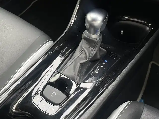 トヨタ Ｃ－ＨＲ G モード ネロ 群馬県 2019(平31)年 4.3万km ホワイトパールクリスタルシャイン モデリスタエアロ/セーフティセンスP/・プリクラッシュセーフティシステム/・レーンディパーチャーアラート/・オートマチックハイビーム/・レーダークルーズコントロール/ブラインドスポットモニター/リアクロストラフィックアラート/クリアランスソナー/バックソナー/社外SDナビ/（CD/DVD/SD/MSV/BluetoothAudio）/バックカメラ/フルセグテレビ/LEDヘッドランプ/シーケンシャルターンランプ/純正18インチアルミホイール/シートヒーター/革巻きステアリング