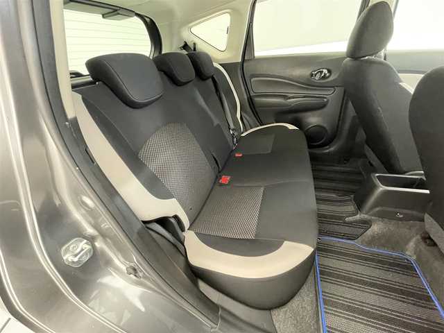 日産 ノート e－パワー X Vセレクション 滋賀県 2020(令2)年 5.8万km ダークメタルグレー 禁煙車/社外SDナビ/・CN-RA06WD/・CD/DVD/Bluetooth/フルセグTV/全方位カメラ/LEDヘッドライト/インテリジェントルームミラー/前方ドライブレコーダー/ステアリングスイッチ/衝突軽減ブレーキ/横滑り防止/レーンキープアシスト/前後コーナーセンサー/ETC/プッシュスタート/スマートキー