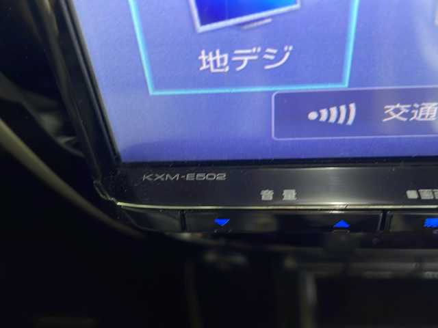 スズキ ジムニー ランドベンチャー 沖縄県 2017(平29)年 3.6万km クールカーキPM 禁煙車　/社外ナビ[KXM-E502]/（フルセグＴＶ　ＣＤ　ＤＶＤ　Ｂｌｕｅｔｏｏｔｈ）/バックカメラ　/ハーフレザーシート　/ＥＴＣ　/キーレスキー　/スペアキー　/背面タイヤ　/ステアリングスイッチ　/電動格納ミラー