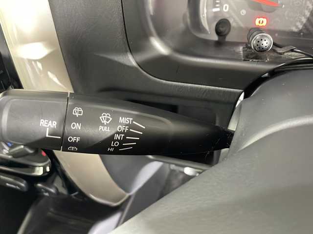 スズキ ジムニー ランドベンチャー 沖縄県 2017(平29)年 3.6万km クールカーキPM 禁煙車　/社外ナビ[KXM-E502]/（フルセグＴＶ　ＣＤ　ＤＶＤ　Ｂｌｕｅｔｏｏｔｈ）/バックカメラ　/ハーフレザーシート　/ＥＴＣ　/キーレスキー　/スペアキー　/背面タイヤ　/ステアリングスイッチ　/電動格納ミラー