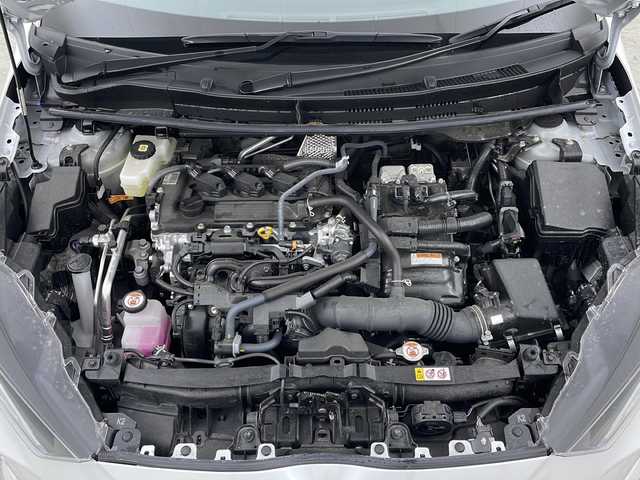 トヨタ ヤリス ハイブリッド G 宮城県 2024(令6)年 4.3万km プラチナホワイトパールマイカ ワンオーナー/三眼LEDヘッドライト/トヨタセーフティセンス/・プリクラッシュセーフティ/・レーントレーシングアシスト/・レーダークルーズコントロール/・オートハイビーム/・クリアランスソナー/・パーキングサポートブレーキ/純正ディスプレイオーディオナビ/・BT.USB.Miracast.HDMI/フルセグTV/バックカメラ/アイドリングストップ/横滑り防止装置/ステアリングスイッチ/ビルトインETC/プッシュスタート/スマートキー/社外14インチアルミホイール/純正フロアマット/純正ホイールキャップ付夏タイヤ積込