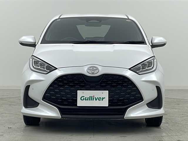 トヨタ ヤリス ハイブリッド G 宮城県 2024(令6)年 4.3万km プラチナホワイトパールマイカ ワンオーナー/三眼LEDヘッドライト/トヨタセーフティセンス/・プリクラッシュセーフティ/・レーントレーシングアシスト/・レーダークルーズコントロール/・オートハイビーム/・クリアランスソナー/・パーキングサポートブレーキ/純正ディスプレイオーディオナビ/・BT.USB.Miracast.HDMI/フルセグTV/バックカメラ/アイドリングストップ/横滑り防止装置/ステアリングスイッチ/ビルトインETC/プッシュスタート/スマートキー/社外14インチアルミホイール/純正フロアマット/純正ホイールキャップ付夏タイヤ積込