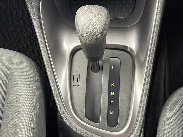 トヨタ ヤリス ハイブリッド G 宮城県 2024(令6)年 4.3万km プラチナホワイトパールマイカ ワンオーナー/三眼LEDヘッドライト/トヨタセーフティセンス/・プリクラッシュセーフティ/・レーントレーシングアシスト/・レーダークルーズコントロール/・オートハイビーム/・クリアランスソナー/・パーキングサポートブレーキ/純正ディスプレイオーディオナビ/・BT.USB.Miracast.HDMI/フルセグTV/バックカメラ/アイドリングストップ/横滑り防止装置/ステアリングスイッチ/ビルトインETC/プッシュスタート/スマートキー/社外14インチアルミホイール/純正フロアマット/純正ホイールキャップ付夏タイヤ積込