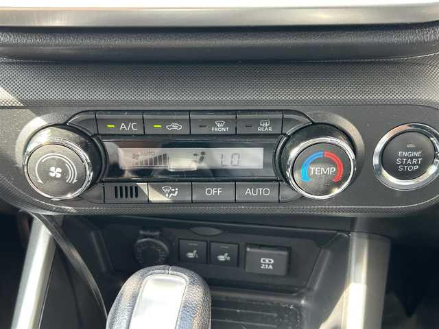 トヨタ ライズ Z 愛知県 2022(令4)年 2.9万km シャイニングホワイトパール ワンオーナー/ケンウッドナビ(AM/FM/CD/DVD/BT/フルセグ)/スマートアシスト/ステアリングアシスト/先行車発進告知/ロードサインアシスト/クリアランスソナー/前後ドラレコ/電動パーキングブレーキ/ブレーキホールド/カロッツェリアサブウーファー/フォグランプ/リアフォグランプ/取説/保証書/スペアキー