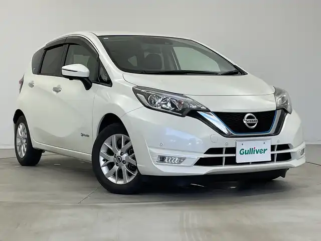 日産 ノート e－パワー X 新潟県 2019(令1)年 6.8万km ブリリアントホワイトパール ディーラー純正メモリナビ/(MM319D-W)/(CD.DVD.SD.フルセグ.Bluetooth)/アラウンドビューモニター/ナビ連動ドライブレコーダー/エマージェンシーブレーキ/レーンキープアシスト/ステアリングリモコン/LEDオートライト/フォグランプ/デジタルインナーミラー/エコモード/電動格納ウィンカーミラー/プッシュスタート/スマートキー×2/純正フロアマット