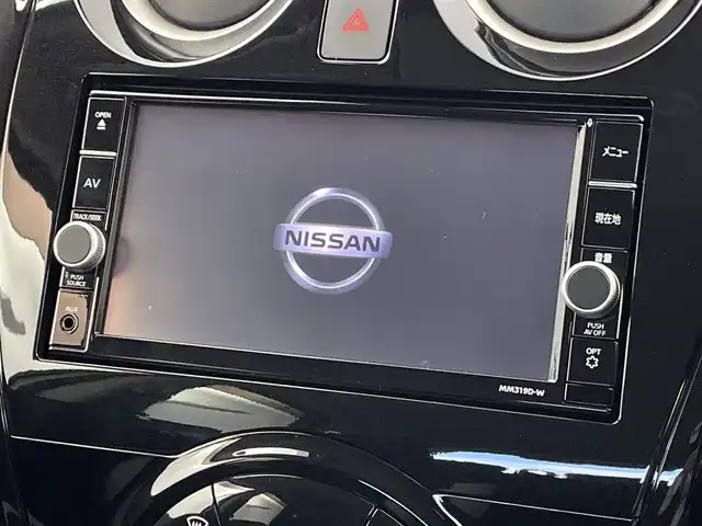 日産 ノート e－パワー X 新潟県 2019(令1)年 6.8万km ブリリアントホワイトパール ディーラー純正メモリナビ/(MM319D-W)/(CD.DVD.SD.フルセグ.Bluetooth)/アラウンドビューモニター/ナビ連動ドライブレコーダー/エマージェンシーブレーキ/レーンキープアシスト/ステアリングリモコン/LEDオートライト/フォグランプ/デジタルインナーミラー/エコモード/電動格納ウィンカーミラー/プッシュスタート/スマートキー×2/純正フロアマット