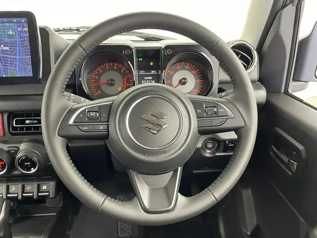 スズキ ジムニー XC 大分県 2025(令7)年 0.2万km ミディアムグレー 社外フローティングナビ/フルセグTV/Bluetooth/AM/FM/スズキセーフティーサポート/デュアルセンサーブレーキサポート/標識認識機能/車線逸脱警報機能/ふらつき警報機能/先行車発進お知らせ機能/ハイビームアシスト/クルーズコントロール/ETC/プッシュスタート/アイドリングストップ/バックカメラ/LED