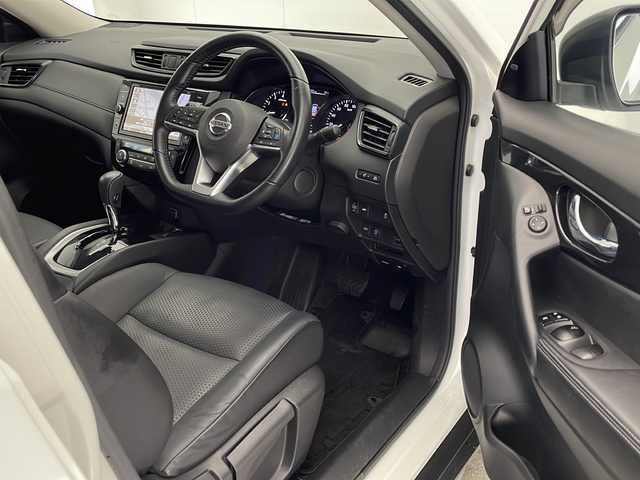 日産 エクストレイル 20Xi 宮崎県 2020(令2)年 2.5万km ブリリアントホワイトパール 禁煙車/エマージェンシーブレーキ/パートタイム4WD/純正10型ナビTV/（MM520D-L/CD/DVD/Bluetooth/フルセグTV)/純正ドライブレコーダー/純正ビルトインETC/純正LEDオートライト/純正フォグ/純正18インチアルミ/純正フロアマット/プロパイロット/アラウンドビューモニター/クリアランスソナー/デジタルインナーミラー/電子パーキング/オートホールド/パワーバックドア/ルーフレール/撥水シート/全席シートヒーター/デュアルオートエアコン/本革巻ハンドル/インテリジェントキー/プッシュエンジンスタート/新車時保証書/取扱い説明書