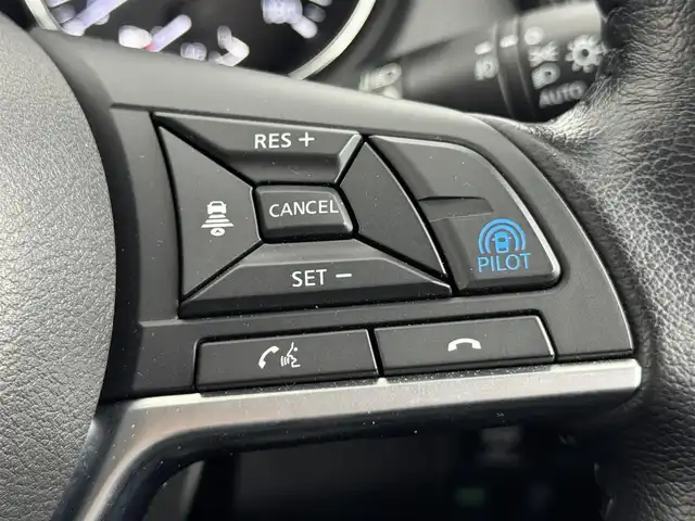 日産 エクストレイル 20Xi 福岡県 2020(令2)年 2.5万km ブリリアントホワイトパール 純正１０型ナビ／フルセグＴＶ　/全方位カメラ　/デジタルルームミラー　/ETC　/ドライブレコーダー　/プロパイロット　/コーナーセンサー　/エマージェンシーブレーキ　/レーンキープ　/ブラインドスポットモニター　/ヒルディセントコントロール　/アイドリングストップ　/シートヒーター　/パワーバックドア　/ルーフレール/純正１８インチＡＷ　/LEDヘッドライト