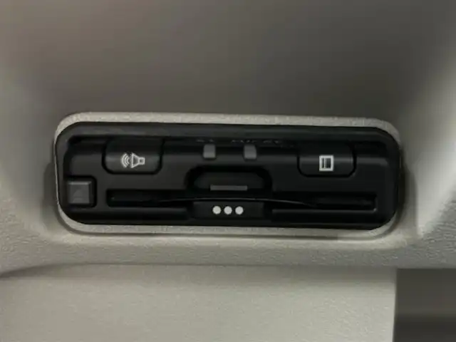 ホンダ Ｎ ＢＯＸ 埼玉県 2024(令6)年 0.3万km メテオロイドグレーメタリック 純正8型ナビ  両側電動 温シート ETC レーダークルーズコントロール　レーンキープアシスト　コーナーセンサー　LEDヘッドライト　スマートキー　バックカメラ　オートハイビーム