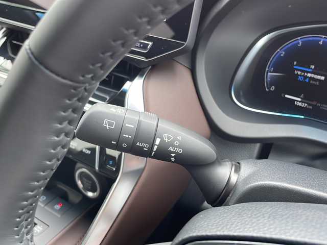トヨタ ハリアー Z 山口県 2024(令6)年 1.1万km プレシャスブラックパール ワンオーナー/純正12.3型メーカーナビ/・JBLサウンド/・AM/FM/USB/Mira cast/フルセグテレビ/パノラミックビューモニター/デジタルインナーミラー/ETC2.0/ヘッドアップディスプレイ/ブラインドスポットモニター/LEDヘッドライト/オートライト/フォグランプ/左右独立温度コントロールフルオートエアコン/運転席パワーシート/電動パーキングブレーキ/オートブレーキホールド/純正フロアマット/19インチ純正アルミホイール/ハーフレザーシート/電動リアゲート/スマートキー/スペア有/プッシュアップスタート/Toyota Safety Sense/・プリクラッシュセーフティ/・レーントレーシングアシスト/・レーンディパーチャーアラート/・レーダークルーズコントロール/・アダプティブハイビームシステム/取り扱い説明書/保証書