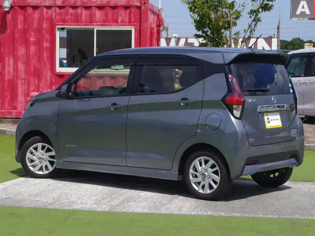 日産 デイズ HWS X プロパイロットED 長崎県 2019(令1)年 1.8万km チタニウムグレーメタリック エマージェンシーブレーキ/プロパイロット/インテリジェントクルーズコントロール/純正SDナビ/地デジTV/【DVD/CD再生機能　Bluetooth接続】/アラウンドビューモニター/革巻きステアリング/ステアリングスイッチ/ETC/LEDヘッドライト/フォグライト/ウインカーミラー/コーナーセンサー/純正14インチアルミホイル/サイド/カーテンエアバッグ/インテリジェントキー