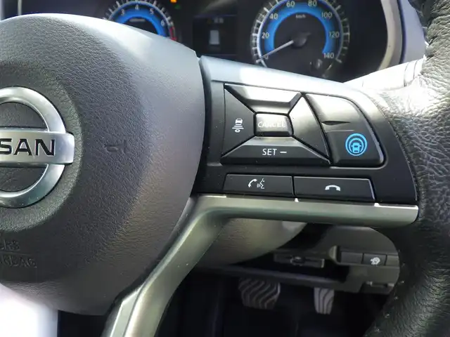 日産 デイズ HWS X プロパイロットED 長崎県 2019(令1)年 1.8万km チタニウムグレーメタリック エマージェンシーブレーキ/プロパイロット/インテリジェントクルーズコントロール/純正SDナビ/地デジTV/【DVD/CD再生機能　Bluetooth接続】/アラウンドビューモニター/革巻きステアリング/ステアリングスイッチ/ETC/LEDヘッドライト/フォグライト/ウインカーミラー/コーナーセンサー/純正14インチアルミホイル/サイド/カーテンエアバッグ/インテリジェントキー