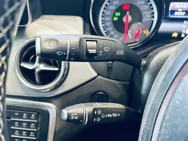 メルセデス・ベンツ ＧＬＡ１８０ 大阪府 2017(平29)年 4万km ジュピターレッド レーダーセーフティP/純正ナビ/TV/バックカメラ/applecarplay/ACC/純正18インチAW/HIDヘッドライト/ブラインドスポット/クリアランスソナー/電動リアゲート/パドルシフト/ETC/ドラレコ/ハーフレザー/シートヒーター/ルーフレール/スマートキー
