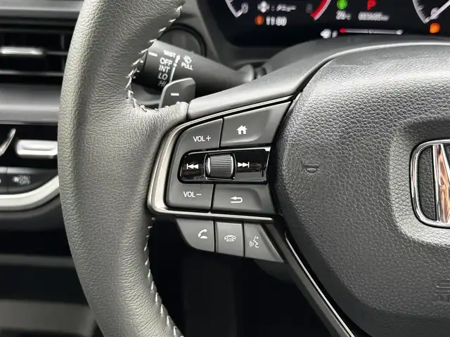 ホンダ ＷＲ－Ｖ Z 宮城県 2024(令6)年 0.4万km 赤 ホンダセンシング/●衝突軽減ブレーキ（CMBS）/●先行車発進お知らせ機能/●歩行者事故低減ステアリング/●路外逸脱抑制機能/●標識認識機能/●アダプティブクルーズコントロール（ACC）/●車線維持支援システム（LKAS）/●誤発進抑制機能/●後方誤発進抑制機能/●近距離衝突軽減ブレーキ/●急アクセル抑制機能/●パーキングセンサーシステム/●オートハイビーム/Honda CONNECTナビ/・Bluetooth/・AppleCarPlay/AndroidAuto/・フルセグTV/バックカメラ/ビルトインETC/ハーフレザーシート/革巻きステアリング/ステアリングスイッチ/パドルシフト/LEDヘッドランプ/フォグランプ/オートライト/スマートキー＆プッシュスタート/電動格納ミラー/純正17インチAW/純正フロアマット/ドアバイザー/トノカバー/W/サイド/カーテンエアバッグ