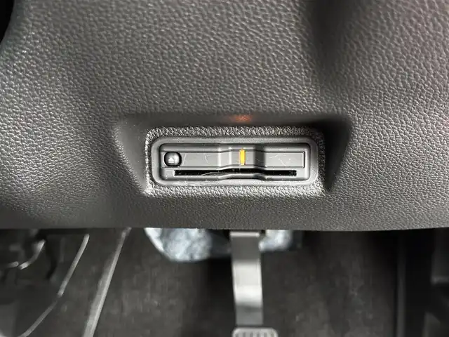 ホンダ ＷＲ－Ｖ Z 宮城県 2024(令6)年 0.4万km 赤 ホンダセンシング/●衝突軽減ブレーキ（CMBS）/●先行車発進お知らせ機能/●歩行者事故低減ステアリング/●路外逸脱抑制機能/●標識認識機能/●アダプティブクルーズコントロール（ACC）/●車線維持支援システム（LKAS）/●誤発進抑制機能/●後方誤発進抑制機能/●近距離衝突軽減ブレーキ/●急アクセル抑制機能/●パーキングセンサーシステム/●オートハイビーム/Honda CONNECTナビ/・Bluetooth/・AppleCarPlay/AndroidAuto/・フルセグTV/バックカメラ/ビルトインETC/ハーフレザーシート/革巻きステアリング/ステアリングスイッチ/パドルシフト/LEDヘッドランプ/フォグランプ/オートライト/スマートキー＆プッシュスタート/電動格納ミラー/純正17インチAW/純正フロアマット/ドアバイザー/トノカバー/W/サイド/カーテンエアバッグ