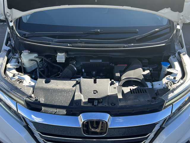 ホンダ ステップワゴン スパーダ ホンダセンシング 秋田県 2018(平30)年 8.1万km プラチナホワイトパール ・メーカーナビ/・衝突軽減/・バックカメラ/・ETC/・Bluetooth/・CD/・DVD/・フルセグ/・両側パワスラ/・オートライト/・LEDヘッドライト/・レーンキープ/・クルーズコントロール/・ABS/・横滑り防止/・4WD/・純正フロアマット/・純正アルミホイール/・記録簿/・取扱説明書