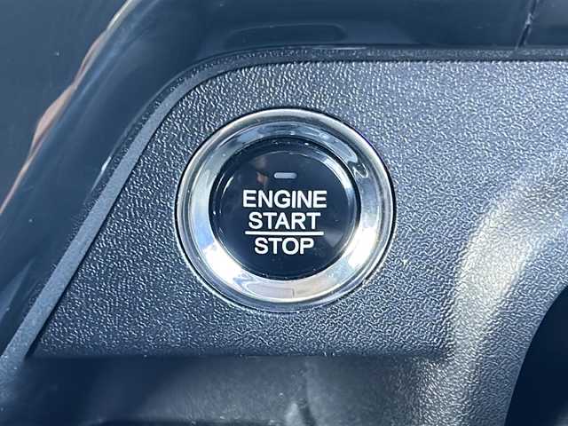 ホンダ ステップワゴン スパーダ ホンダセンシング 秋田県 2018(平30)年 8.1万km プラチナホワイトパール ・メーカーナビ/・衝突軽減/・バックカメラ/・ETC/・Bluetooth/・CD/・DVD/・フルセグ/・両側パワスラ/・オートライト/・LEDヘッドライト/・レーンキープ/・クルーズコントロール/・ABS/・横滑り防止/・4WD/・純正フロアマット/・純正アルミホイール/・記録簿/・取扱説明書