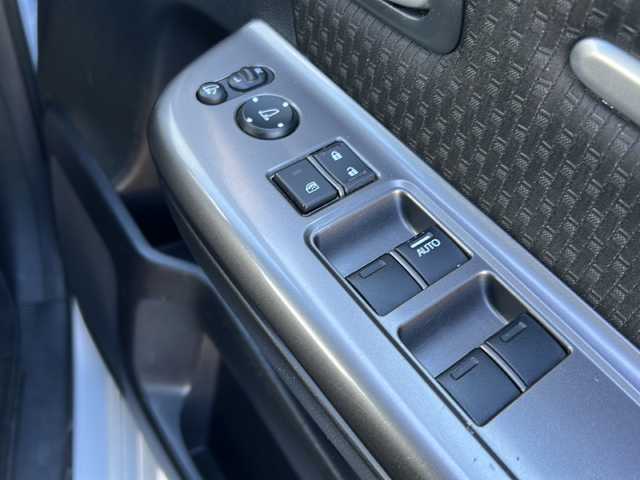 ホンダ ステップワゴン スパーダ ホンダセンシング 秋田県 2018(平30)年 8.1万km プラチナホワイトパール ・メーカーナビ/・衝突軽減/・バックカメラ/・ETC/・Bluetooth/・CD/・DVD/・フルセグ/・両側パワスラ/・オートライト/・LEDヘッドライト/・レーンキープ/・クルーズコントロール/・ABS/・横滑り防止/・4WD/・純正フロアマット/・純正アルミホイール/・記録簿/・取扱説明書