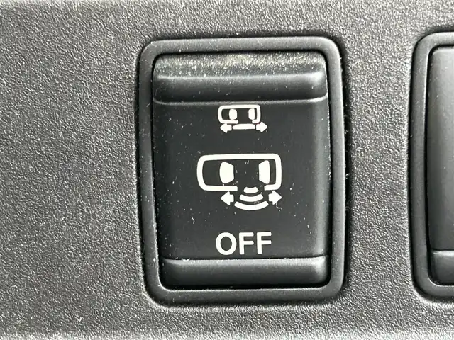 日産 セレナ ハイウェイスター 岡山県 2017(平29)年 7.2万km マルーンレッド 登録時走行距離71620km/社外ナビ/フルセグTV(AM/FM/CD/DVD/Bluetooth)/ALPINE12.8インチフリップダウンモニター/バックカメラ/片側パワースライドドア/ビルトインETC/ドライブレコーダー/ハンズフリーオートスライドドア/クルーズコントロール/アイドリングストップ/ECOモード/横滑り防止装置/プッシュスタート/スマートキー/純正フロアマット/16インチ純正AW