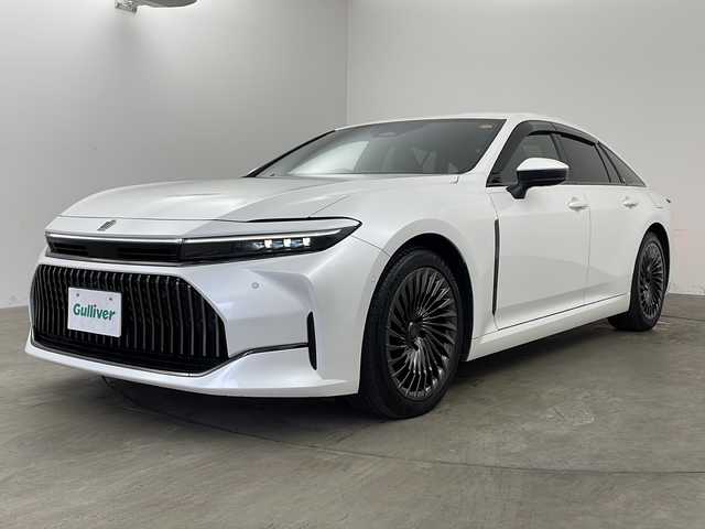 トヨタ クラウン Z 兵庫県 2024(令6)年 2.9万km プレシャスホワイトパール ・ワンオーナー車/・12.3インチナビ/TV/USB/Bluetooth/Miracast/・パノラミックビューモニター/・ビルトインETC2.0/・デジタルインナーミラー/・前後ドライブレコーダー/・パドルシフト/・AC100V 1500W/・ブラックパッケージ/・本革シート/・全席パワーシート/・全席シートヒーター/・全席シートベンチレーション/・後席リフレッシュシート/・全ドアイージークローザー/・パワートランクリッド/・ステアリングヒーター/・ワイヤレス充電/・ヘッドアップディスプレイ/・トヨタチームメイト/・アドバンストパーク/・アドバンストドライブ/・Toyota　Safety　Sense/・プリクラッシュセーフティ/・フロントクロストラフィックアラート/・レーンチェンジングアシスト/・レーントレーシングアシスト/・レーンディパチャーアラート/・レーダークルーズコントロール/・アダプティブハイビームアシスト/・ロードサインアシスト/・ドライバー異常対応システム/・プロアクティブドライビングアシスト/・発進遅れ告知機能/・ブラインドスポットモニター/・安心降車アシスト/・パーキングサポートブレーキ/・クリアランスソナー