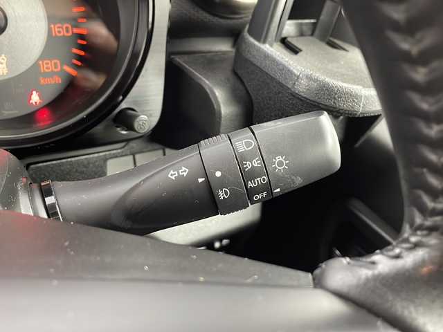 スズキ ジムニー シエラ JC 愛知県 2020(令2)年 3.8万km ジャングルグリーン ワンオーナー/純正8インチナビ/【Bluetooth/フルセグTV/CD/DVD】/バックカメラ/衝突被害軽減ブレーキ/ダウンヒルアシストコントロール/レーンアシスト/クルーズコントロール/横滑り防止装置/イモビライザー/ハイブリッヂファースト製マフラー/社外グリル/リアラダー/リフトアップ/ルーフラック/シートヒーター（D/N）/前後ドライブレコーダー/ETC/オートエアコン/ステアリングスイッチ/LEDオートライト/電動格納ミラー/社外16インチアルミホイール