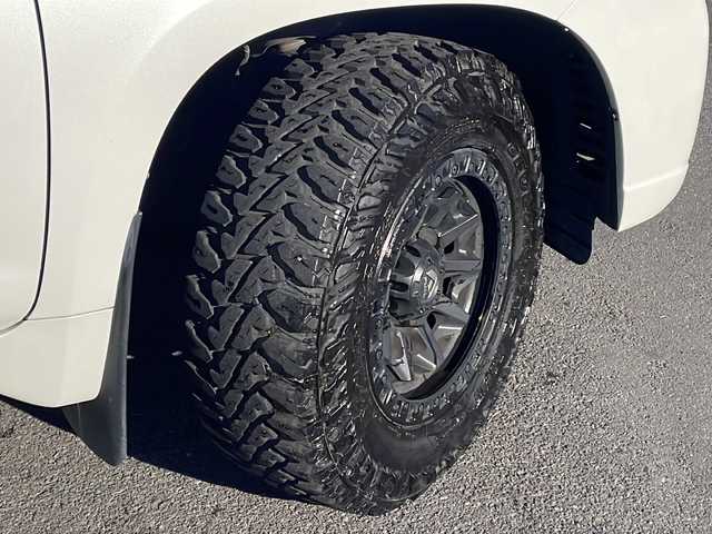 トヨタ ランドクルーザー プラド TX 長野県 2016(平28)年 7.6万km ホワイトパールクリスタルシャイン ４ＷＤ/ディーゼル/純正メモリナビフルセグTV/バックカメラ/ETC/社外FUEL17インチアルミ/ヨコハマジオランダータイヤ/ブラウンレザー調シート/プッシュスタート/コーナーセンサー/保証書・取説/スペアキー