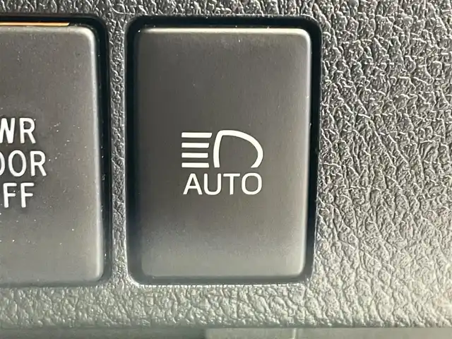 トヨタ アルファードハイブリット 岩手県 2019(令1)年 4.6万km ホワイトパールクリスタルシャイン ４WD/MTモード付AT/両側パワースライドドア/パワーバックドア/100V電源/パワーシート/プリクラッシュセーフティ/レーンアシスト/コーナーセンサー/パーキングサポートブレーキ/ロードサインアシスト/先行車発進告知機能/クルーズコントロール/アイドリングストップ/横滑り防止装置/オートライト/オートハイビーム/オットマン/オールオートパワーウィンドウ/純正ナビ/純正フロアマット/ドライブレコーダー/ETC2.0