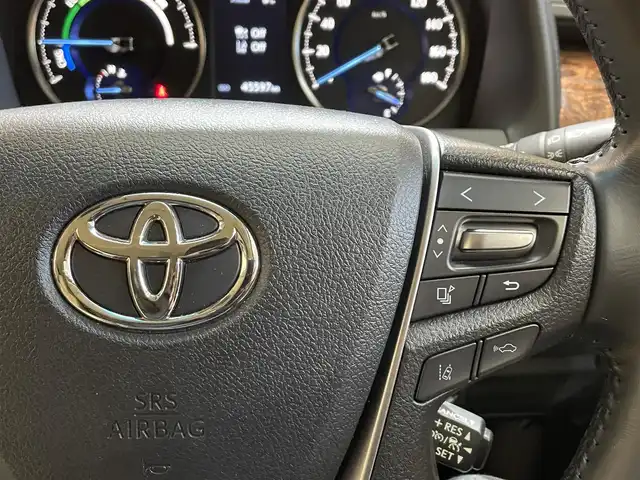 トヨタ アルファードハイブリット 岩手県 2019(令1)年 4.6万km ホワイトパールクリスタルシャイン ４WD/MTモード付AT/両側パワースライドドア/パワーバックドア/100V電源/パワーシート/プリクラッシュセーフティ/レーンアシスト/コーナーセンサー/パーキングサポートブレーキ/ロードサインアシスト/先行車発進告知機能/クルーズコントロール/アイドリングストップ/横滑り防止装置/オートライト/オートハイビーム/オットマン/オールオートパワーウィンドウ/純正ナビ/純正フロアマット/ドライブレコーダー/ETC2.0