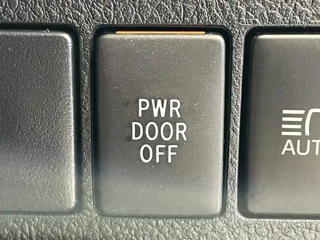 トヨタ アルファードハイブリット 岩手県 2019(令1)年 4.6万km ホワイトパールクリスタルシャイン ４WD/MTモード付AT/両側パワースライドドア/パワーバックドア/100V電源/パワーシート/プリクラッシュセーフティ/レーンアシスト/コーナーセンサー/パーキングサポートブレーキ/ロードサインアシスト/先行車発進告知機能/クルーズコントロール/アイドリングストップ/横滑り防止装置/オートライト/オートハイビーム/オットマン/オールオートパワーウィンドウ/純正ナビ/純正フロアマット/ドライブレコーダー/ETC2.0