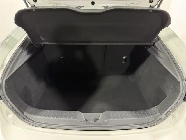 マツダ マツダ３ファストバック 15S ツーリング 大阪府 2019(令1)年 3.2万km スノーフレイクホワイトパールマイカ 純正8.8incナビTV 360カメラ レーダークルコン 衝突軽減ブレーキ レーンアシスト ブラインドSM ヘッドアップディスプレイ オートライト LEDヘッドライト スマートキー プッシュスタート クリアランスソナー ETC