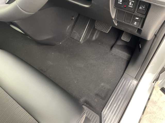 ホンダ ステップワゴン スパーダ eHEV 群馬県 2025(令7)年 0.1千km プラチナホワイトパール 純正１１．４型ナビ　アダプティブクルーズコントロール　ホンダセンシング　衝突被害軽減システム　バックカメラ　電動リアゲート　両側パワースライドドア　プッシュスタート　スマートキー　オートライト　禁煙車