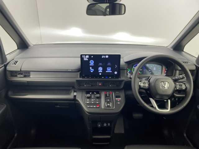 ホンダ ステップワゴン スパーダ eHEV 群馬県 2025(令7)年 0.1千km プラチナホワイトパール 純正１１．４型ナビ　アダプティブクルーズコントロール　ホンダセンシング　衝突被害軽減システム　バックカメラ　電動リアゲート　両側パワースライドドア　プッシュスタート　スマートキー　オートライト　禁煙車