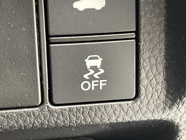 ホンダ ステップワゴン スパーダ eHEV 群馬県 2025(令7)年 0.1千km プラチナホワイトパール 純正１１．４型ナビ　アダプティブクルーズコントロール　ホンダセンシング　衝突被害軽減システム　バックカメラ　電動リアゲート　両側パワースライドドア　プッシュスタート　スマートキー　オートライト　禁煙車