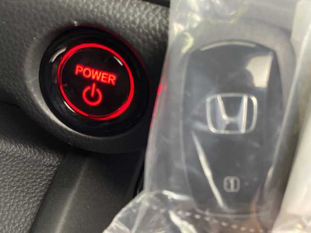 ホンダ ステップワゴン スパーダ eHEV 群馬県 2025(令7)年 0.1千km プラチナホワイトパール 純正１１．４型ナビ　アダプティブクルーズコントロール　ホンダセンシング　衝突被害軽減システム　バックカメラ　電動リアゲート　両側パワースライドドア　プッシュスタート　スマートキー　オートライト　禁煙車