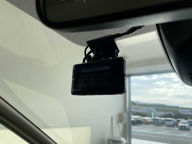 日産 セレナ ハイウェイスター 愛知県 2021(令3)年 6.4万km ブリリアントホワイトパール SDナビ/クルーズコントロール/コーナーセンサー/純正アルミホイール/オートライト/ドライブレコーダー/ETC/衝突軽減システム/フルセグ/CD DVD/Bluetooth/ステアリングスイッチ/スマートキー/プッシュスタート