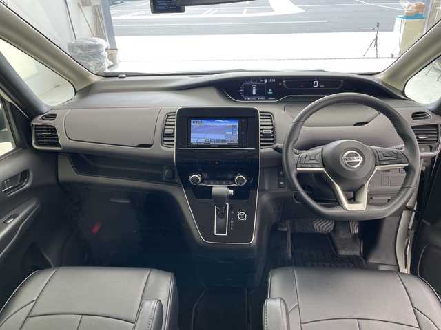 日産 セレナ ハイウェイスター 愛知県 2021(令3)年 6.4万km ブリリアントホワイトパール SDナビ/クルーズコントロール/コーナーセンサー/純正アルミホイール/オートライト/ドライブレコーダー/ETC/衝突軽減システム/フルセグ/CD DVD/Bluetooth/ステアリングスイッチ/スマートキー/プッシュスタート