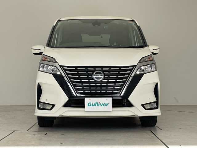 日産 セレナ ハイウェイスター 愛知県 2021(令3)年 6.4万km ブリリアントホワイトパール SDナビ/クルーズコントロール/コーナーセンサー/純正アルミホイール/オートライト/ドライブレコーダー/ETC/衝突軽減システム/フルセグ/CD DVD/Bluetooth/ステアリングスイッチ/スマートキー/プッシュスタート