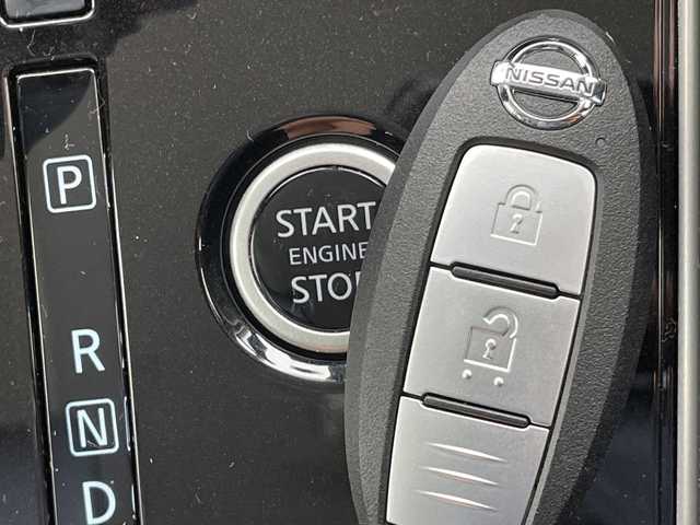 日産 セレナ ハイウェイスター 愛知県 2021(令3)年 6.4万km ブリリアントホワイトパール SDナビ/クルーズコントロール/コーナーセンサー/純正アルミホイール/オートライト/ドライブレコーダー/ETC/衝突軽減システム/フルセグ/CD DVD/Bluetooth/ステアリングスイッチ/スマートキー/プッシュスタート