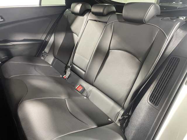 トヨタ プリウス ＰＨＶ A プレミアム 福岡県 2021(令3)年 2.3万km プラチナホワイトパールマイカ 禁煙車/純正9インチメモリーナビゲーション/フルセグテレビ/全方位モニター/レーダークルーズコントロール/本革シート/ドライブレコーダー前後/LEDヘッドライト/ブラインドスポットモニター/ヘッドアップディスプレイ/ハンドルヒーター/パワーシート/オートライト/オートハイビーム/ETC/革巻きステアリング