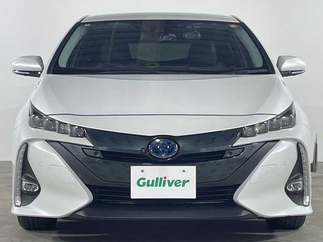 トヨタ プリウス ＰＨＶ A プレミアム 福岡県 2021(令3)年 2.3万km プラチナホワイトパールマイカ 禁煙車/純正9インチメモリーナビゲーション/フルセグテレビ/全方位モニター/レーダークルーズコントロール/本革シート/ドライブレコーダー前後/LEDヘッドライト/ブラインドスポットモニター/ヘッドアップディスプレイ/ハンドルヒーター/パワーシート/オートライト/オートハイビーム/ETC/革巻きステアリング