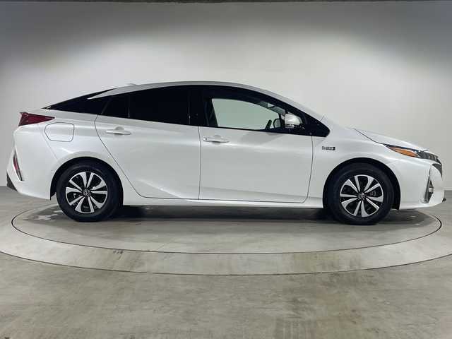 トヨタ プリウス ＰＨＶ A プレミアム 福岡県 2021(令3)年 2.3万km プラチナホワイトパールマイカ 禁煙車/純正9インチメモリーナビゲーション/フルセグテレビ/全方位モニター/レーダークルーズコントロール/本革シート/ドライブレコーダー前後/LEDヘッドライト/ブラインドスポットモニター/ヘッドアップディスプレイ/ハンドルヒーター/パワーシート/オートライト/オートハイビーム/ETC/革巻きステアリング