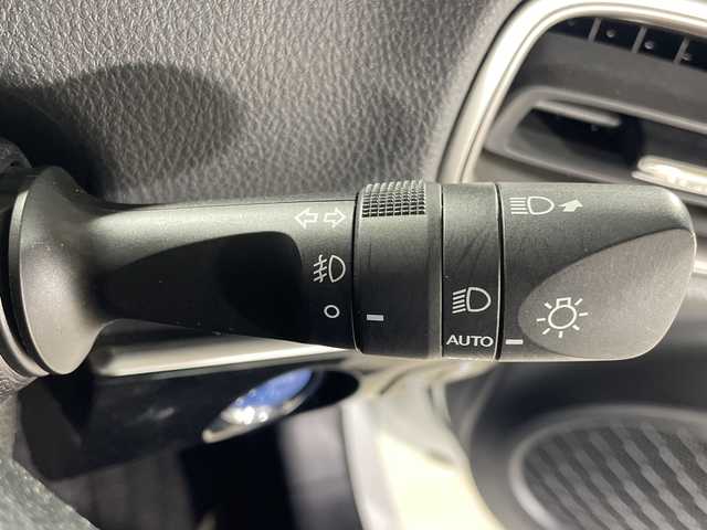 トヨタ プリウス ＰＨＶ A プレミアム 福岡県 2021(令3)年 2.3万km プラチナホワイトパールマイカ 禁煙車/純正9インチメモリーナビゲーション/フルセグテレビ/全方位モニター/レーダークルーズコントロール/本革シート/ドライブレコーダー前後/LEDヘッドライト/ブラインドスポットモニター/ヘッドアップディスプレイ/ハンドルヒーター/パワーシート/オートライト/オートハイビーム/ETC/革巻きステアリング