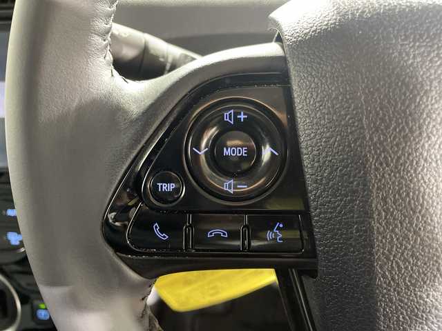 トヨタ プリウス ＰＨＶ A プレミアム 福岡県 2021(令3)年 2.3万km プラチナホワイトパールマイカ 禁煙車/純正9インチメモリーナビゲーション/フルセグテレビ/全方位モニター/レーダークルーズコントロール/本革シート/ドライブレコーダー前後/LEDヘッドライト/ブラインドスポットモニター/ヘッドアップディスプレイ/ハンドルヒーター/パワーシート/オートライト/オートハイビーム/ETC/革巻きステアリング